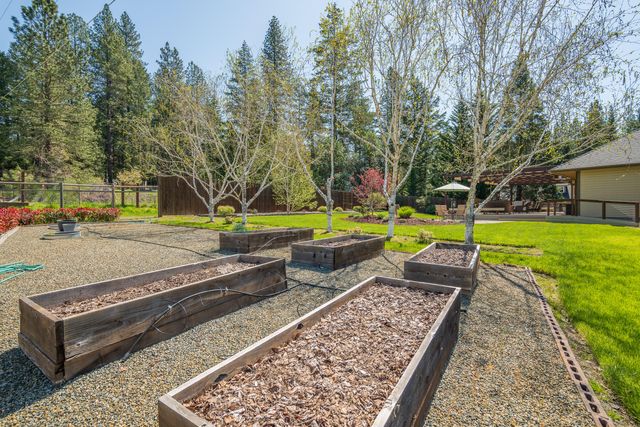 449 S Espey Road, Grants Pass, OR 97527