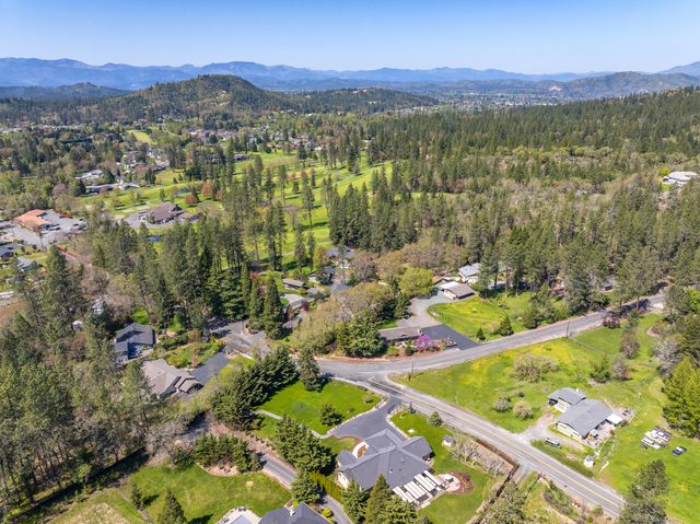 449 S Espey Road, Grants Pass, OR 97527