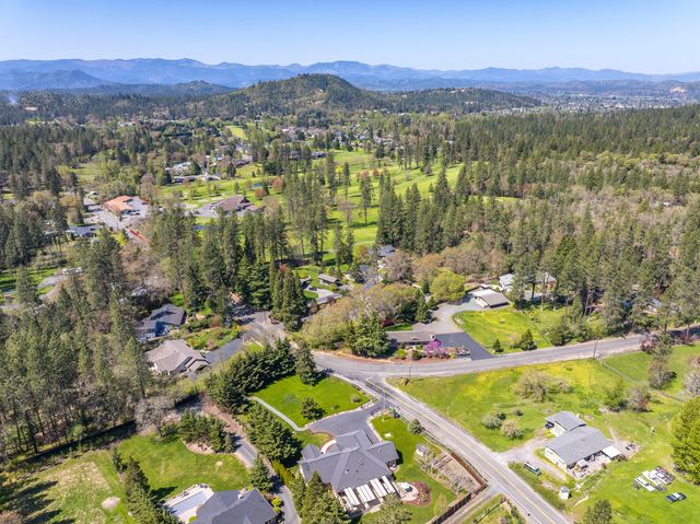449 S Espey Road, Grants Pass, OR 97527