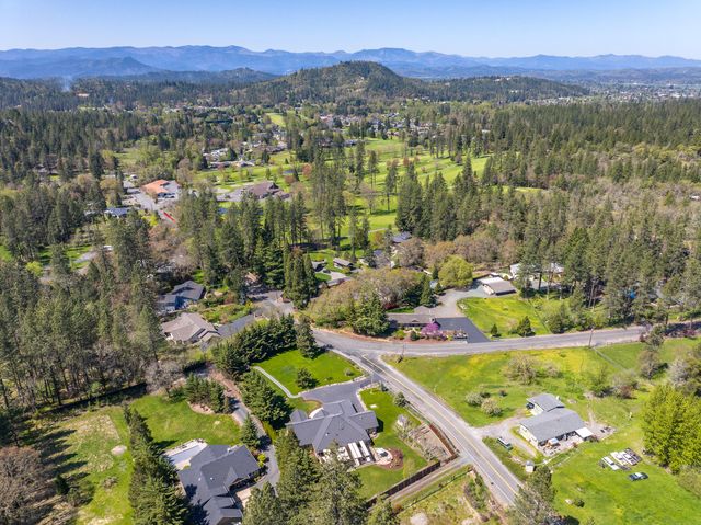 449 S Espey Road, Grants Pass, OR 97527