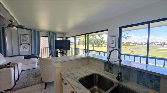 7410 Lake Breeze DR 210, Fort Myers, FL 33907