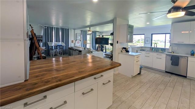 7410 Lake Breeze DR 210, Fort Myers, FL 33907