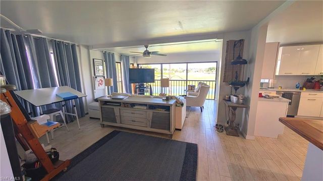 7410 Lake Breeze DR 210, Fort Myers, FL 33907