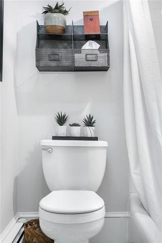 16 Carroll Avenue, Newport, RI 02840