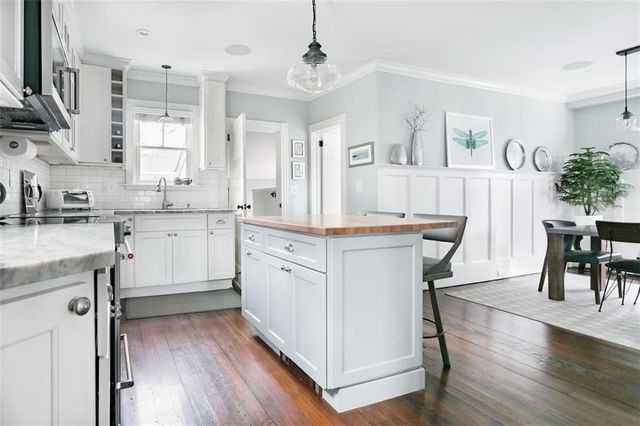 16 Carroll Avenue, Newport, RI 02840