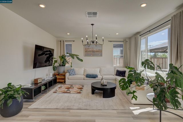 281 Cinnabar Way, Oakley, CA 94561