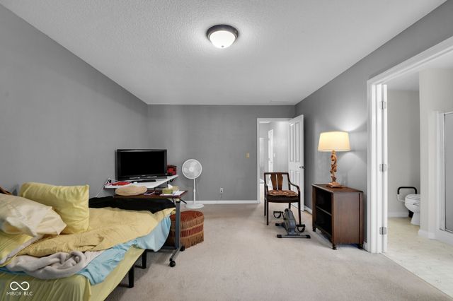 700 S Buckingham Road, Yorktown, IN 47396