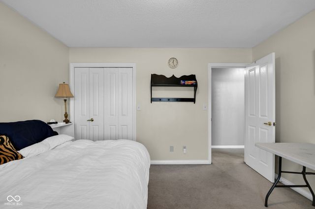 700 S Buckingham Road, Yorktown, IN 47396