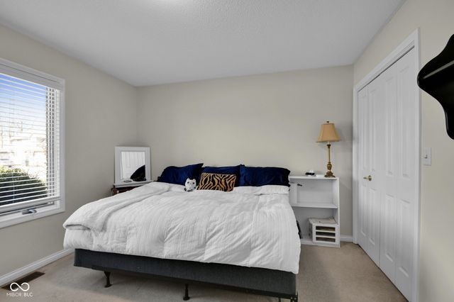 700 S Buckingham Road, Yorktown, IN 47396