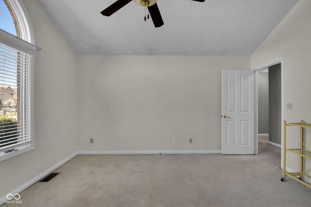 700 S Buckingham Road, Yorktown, IN 47396