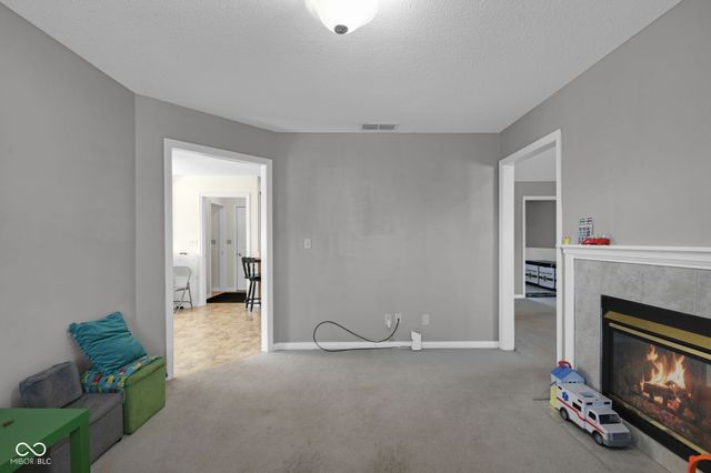 700 S Buckingham Road, Yorktown, IN 47396