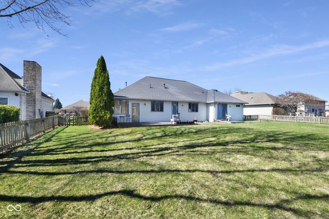 700 S Buckingham Road, Yorktown, IN 47396