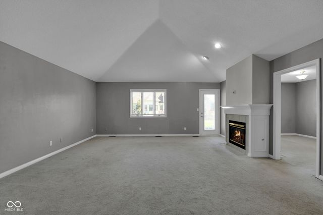 700 S Buckingham Road, Yorktown, IN 47396