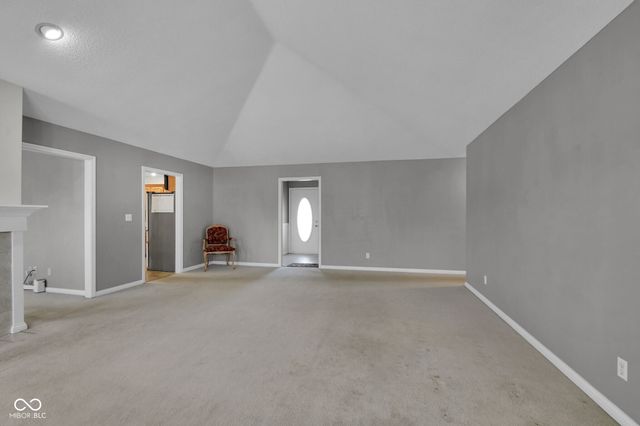 700 S Buckingham Road, Yorktown, IN 47396
