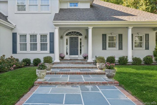 5 Morgan Lane, Locust Valley, NY 11560