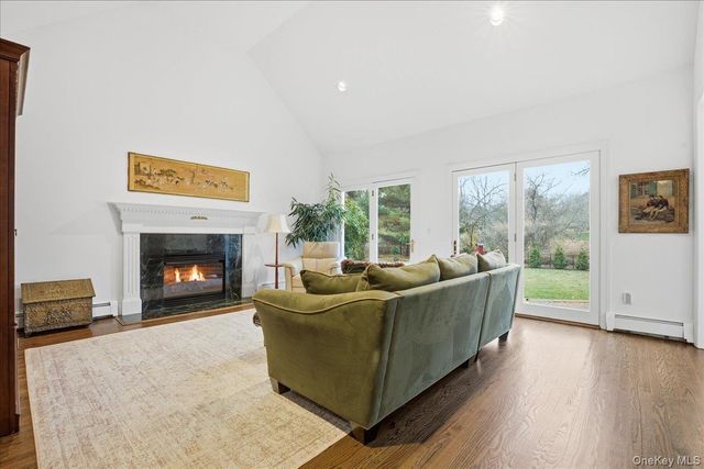 5 Morgan Lane, Locust Valley, NY 11560