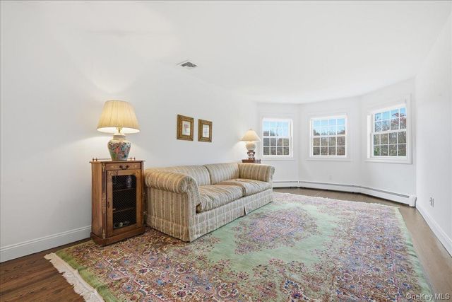 5 Morgan Lane, Locust Valley, NY 11560