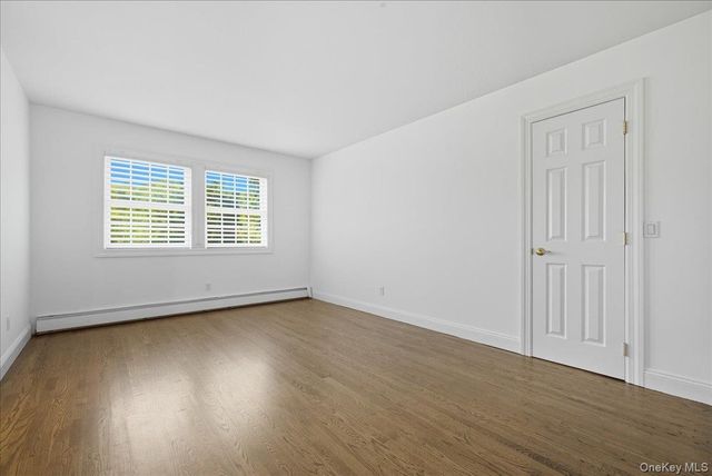 5 Morgan Lane, Locust Valley, NY 11560