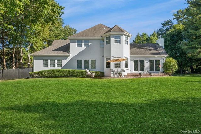 5 Morgan Lane, Locust Valley, NY 11560