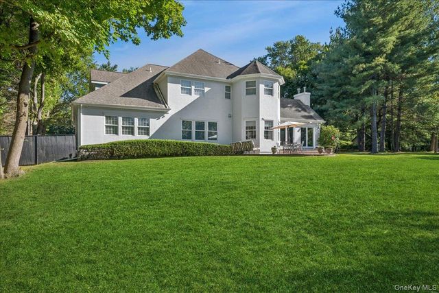 5 Morgan Lane, Locust Valley, NY 11560