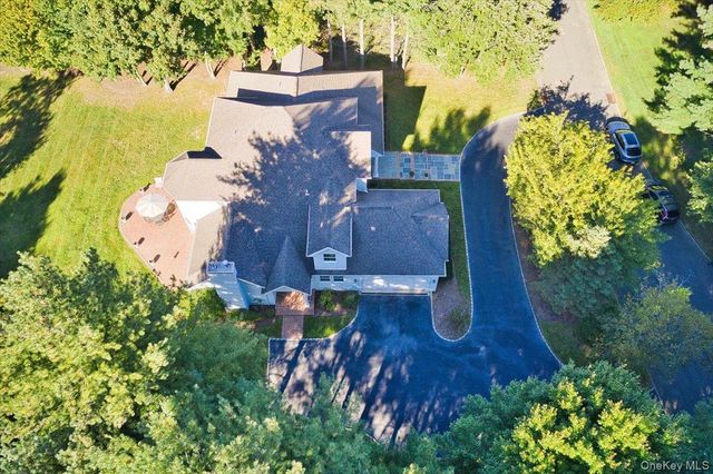 5 Morgan Lane, Locust Valley, NY 11560