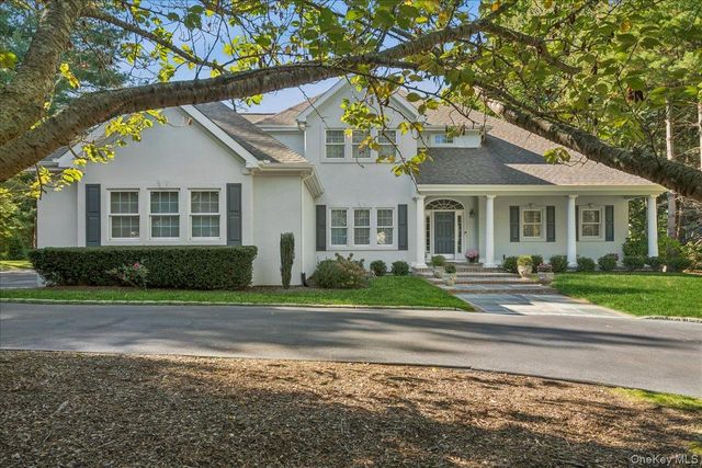 5 Morgan Lane, Locust Valley, NY 11560