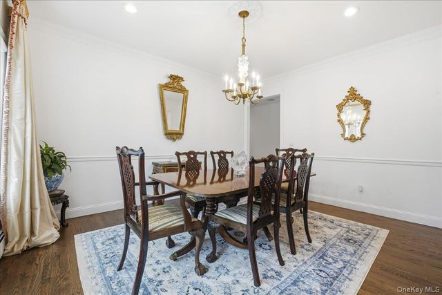 5 Morgan Lane, Locust Valley, NY 11560