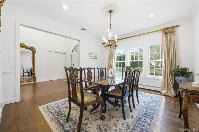 5 Morgan Lane, Locust Valley, NY 11560