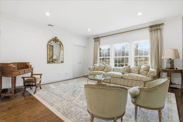 5 Morgan Lane, Locust Valley, NY 11560