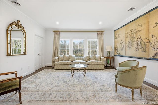 5 Morgan Lane, Locust Valley, NY 11560