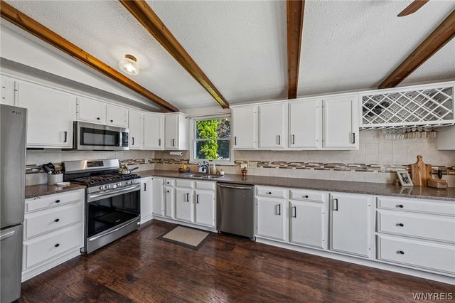 92 Woodgate Drive, Cheektowaga, NY 14227