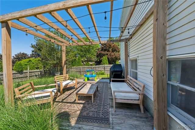 92 Woodgate Drive, Cheektowaga, NY 14227