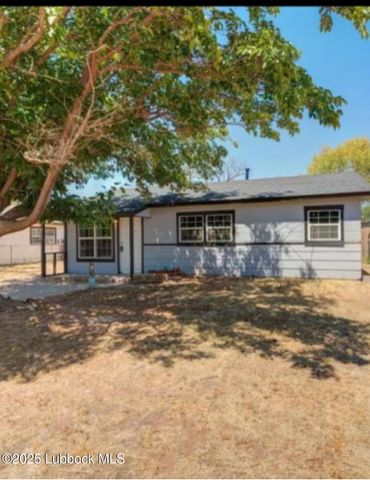 2715 E 2nd Place, Lubbock, TX 79403