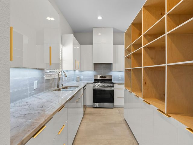 1121 Excalibur Boulevard, Lewisville, TX 75056