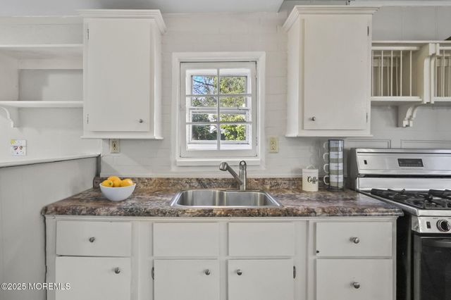 18 Union Street, Toms River, NJ 08753