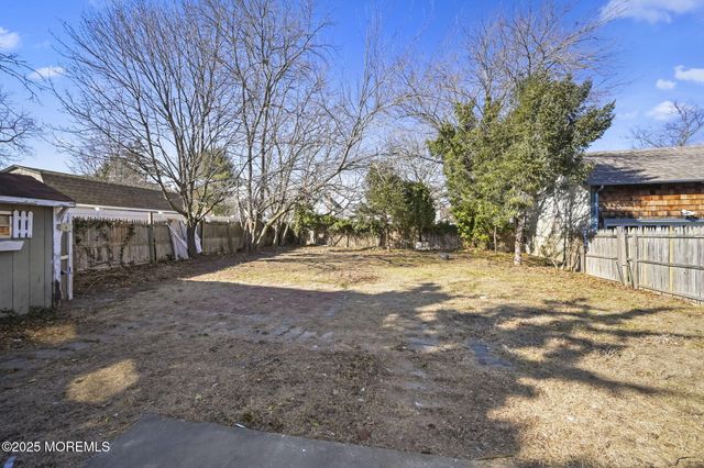 18 Union Street, Toms River, NJ 08753
