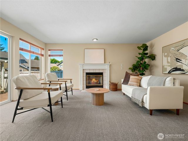 3138 Hunter Court, Enumclaw, WA 98022