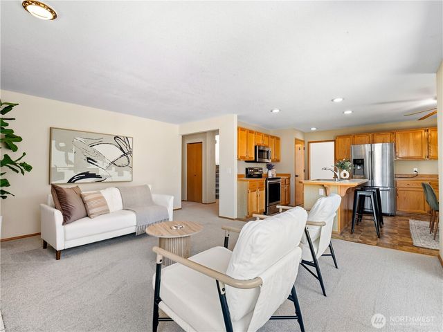 3138 Hunter Court, Enumclaw, WA 98022