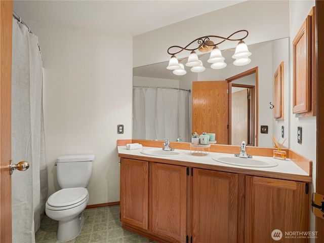3138 Hunter Court, Enumclaw, WA 98022