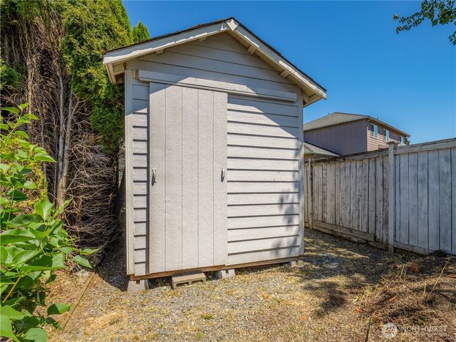 3138 Hunter Court, Enumclaw, WA 98022