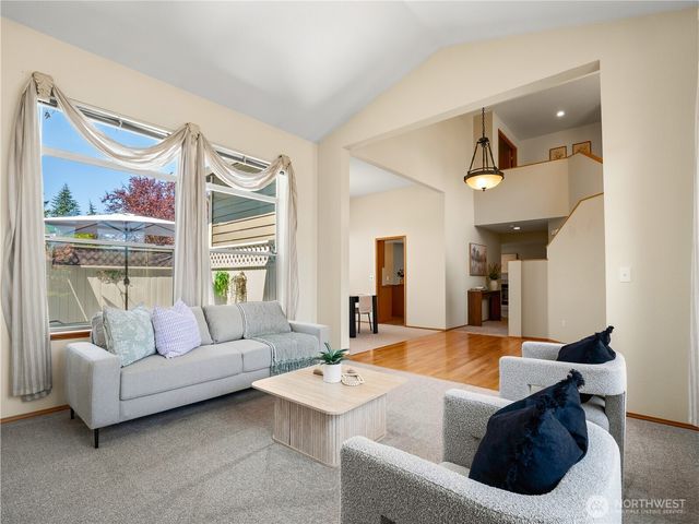 3138 Hunter Court, Enumclaw, WA 98022