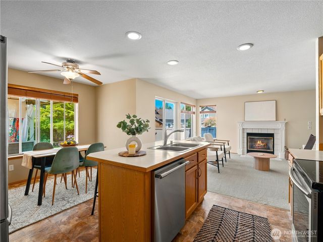 3138 Hunter Court, Enumclaw, WA 98022