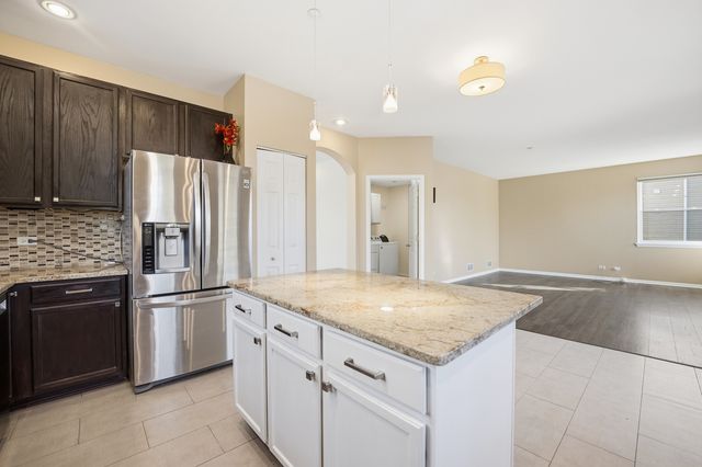 2140 Colchester Avenue, Hoffman Estates, IL 60192