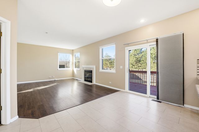 2140 Colchester Avenue, Hoffman Estates, IL 60192