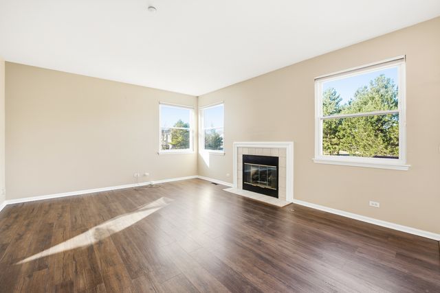 2140 Colchester Avenue, Hoffman Estates, IL 60192