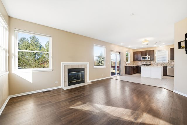 2140 Colchester Avenue, Hoffman Estates, IL 60192