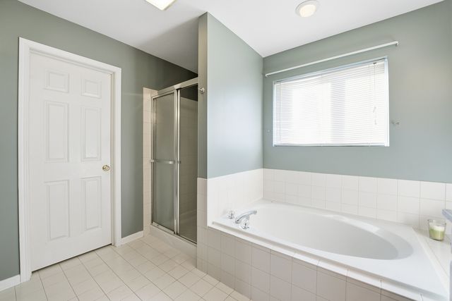 2140 Colchester Avenue, Hoffman Estates, IL 60192