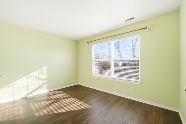 2140 Colchester Avenue, Hoffman Estates, IL 60192