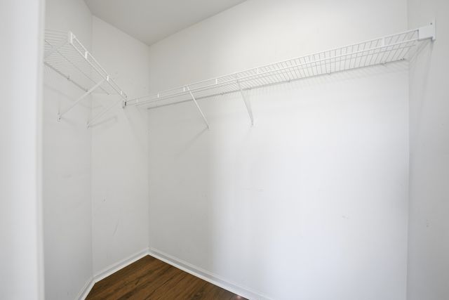 2140 Colchester Avenue, Hoffman Estates, IL 60192