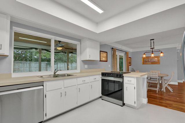 3035 SE Glasgow Drive, Stuart, FL 34997